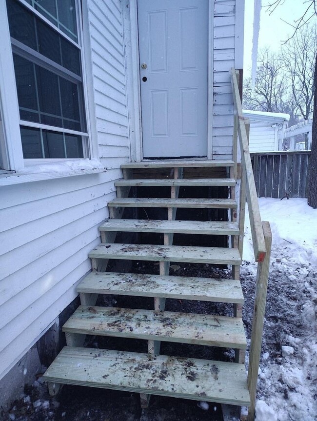 Building Photo - 8 Pulaski St Unit 2