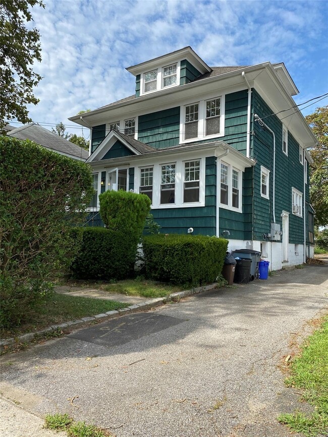 Building Photo - 38 Totten Pl Unit 2 Rental