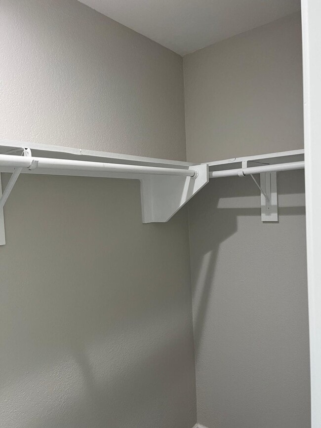 Building Photo - 2522 Kingsdale Dr