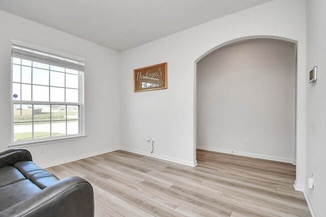 Photo - 424 Maple Fawn Dr