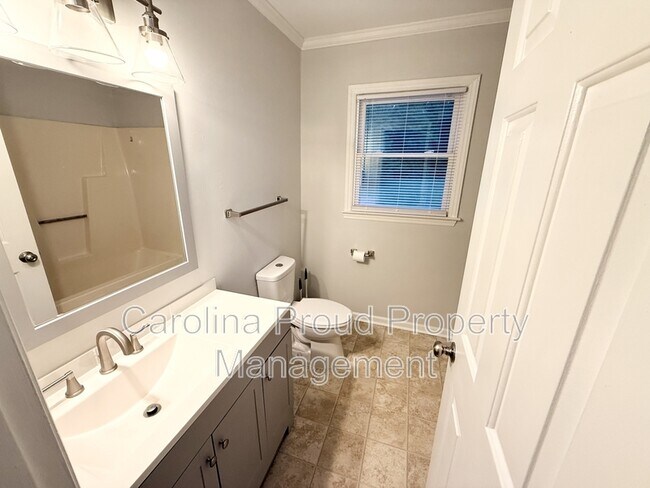 Photo - 477 Huntingridge Rd