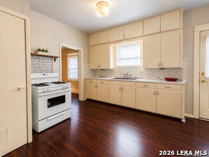 1023 W French Pl