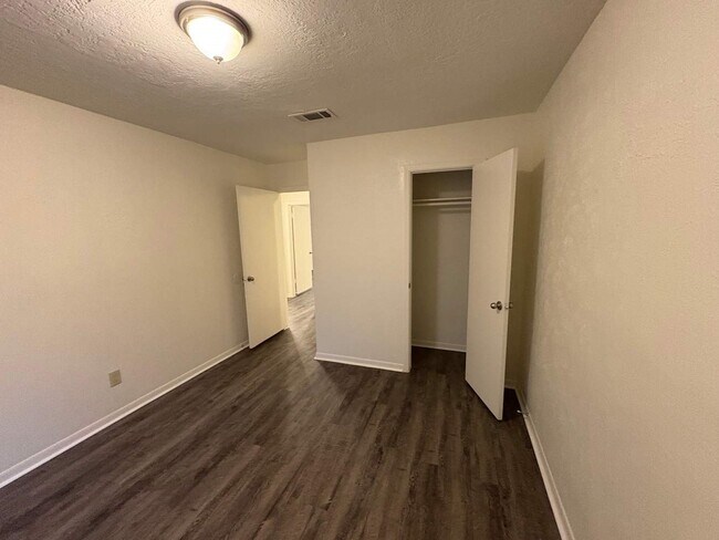 Photo - 1613 Cantrell Blvd