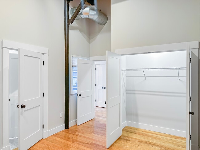 Photo - Jefferson Mills