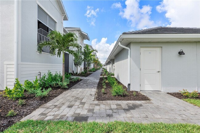 Photo - 15185 Bluffton Ln Unit 811