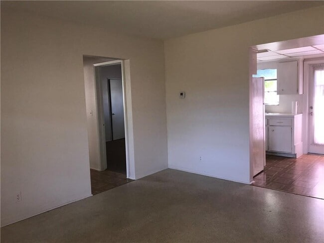 Building Photo - 1229 NE 35th St Unit S Rental