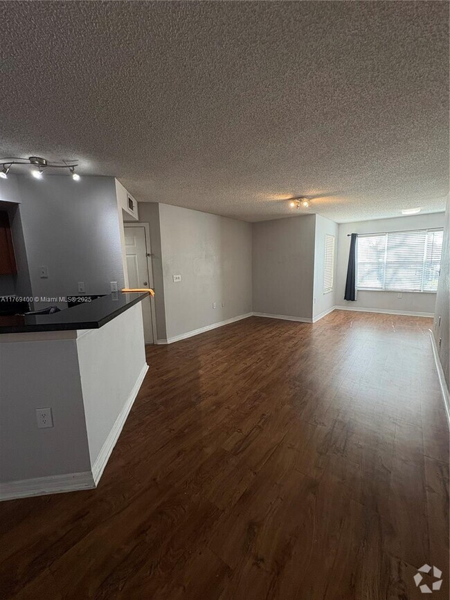 Building Photo - 701 Vista Isles Dr Unit 1614 Rental