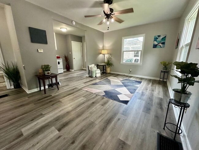 Photo - 2 bed, 1 bath home for rent in Waterloo