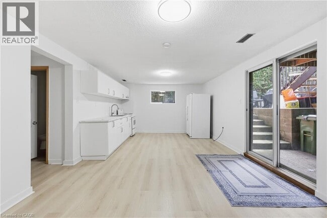 Photo - 79 Adis Ave