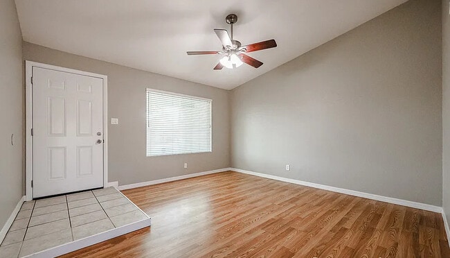 Photo - 604 W Kiva Ave