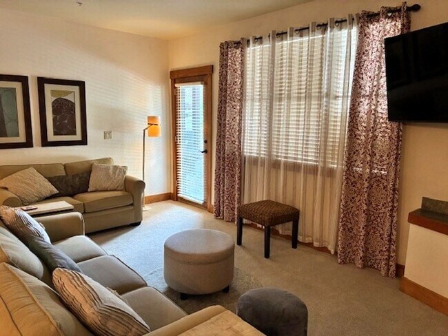 Photo - Summer Seasonal Rental - The Cache at Union Creek #3-101 Unidad 3-101