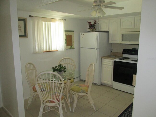 Photo - 340 Base Ave E Unidad 325