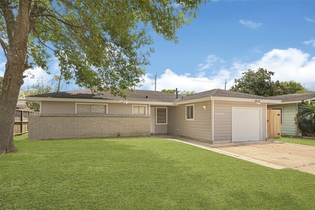 Photo - 3816 Newton Dr