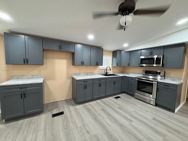 Photo - Newly Remodeled 3 Bedroom Manufactured Home in Suwannee County