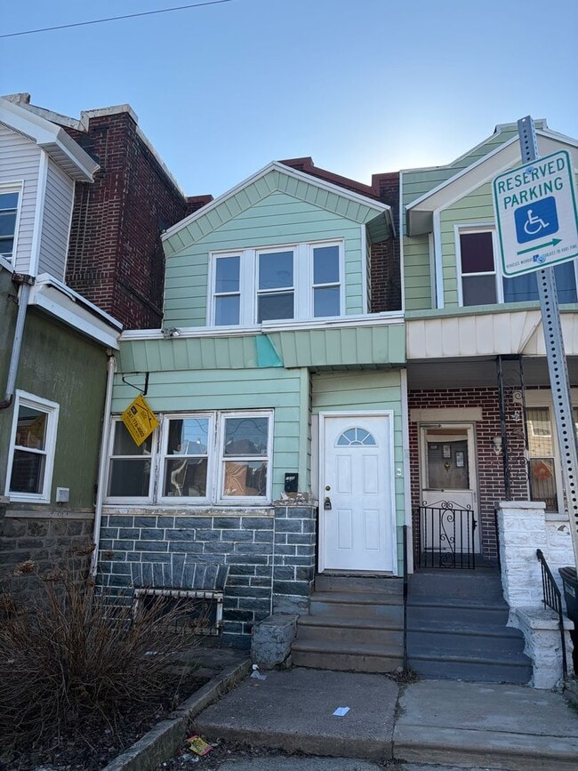 Building Photo - Remodeled Home - Frankford