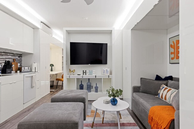 Building Photo - 12607 Larchmere Blvd Unit ID1335758P