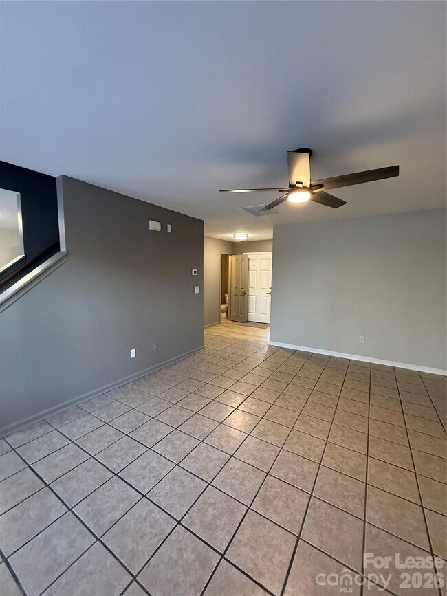 Photo - 7021 Sunman Rd