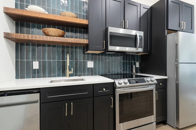 Photo - 2239 N 33rd St