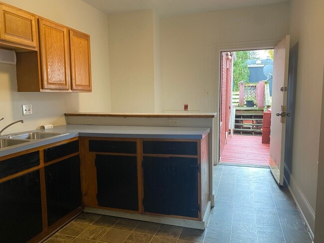 Photo - 644 E Chestnut St Unit Apt 2