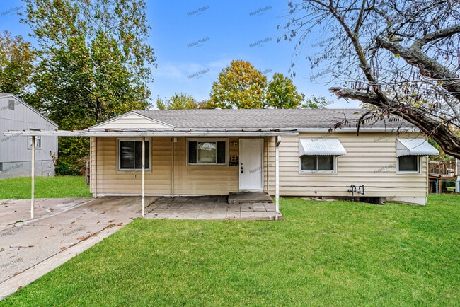 Building Photo - 123 N Kendall Dr