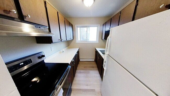 Photo - 725 Cedarwood Terrace Unit B
