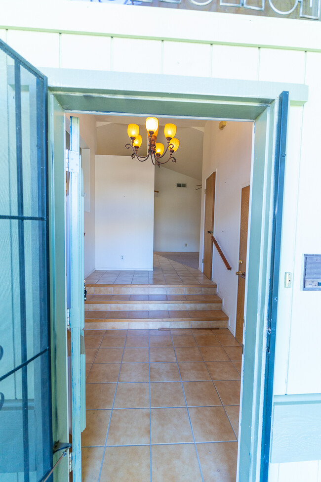 Photo - 124 Lakeshore Dr