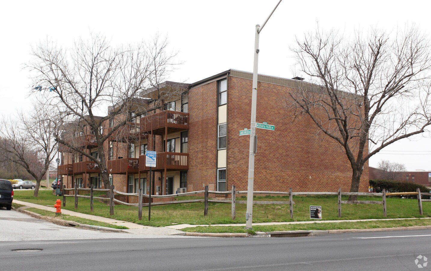 Moravia Arms Apartments - Moravia Arms Apartments