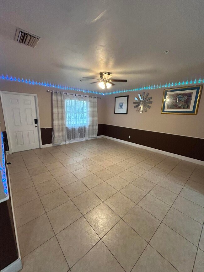 Photo - 3045 Jackson Ave