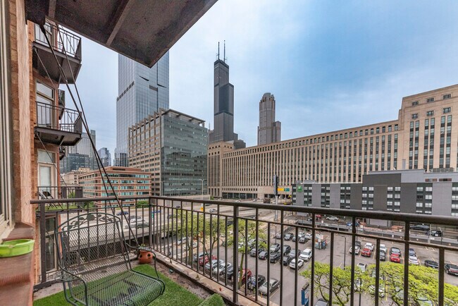 Photo - 500 S Clinton St Unidad 510