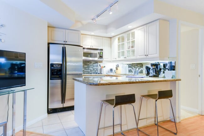 Photo - 218 Adelaide St W Unit SI ID1034883P