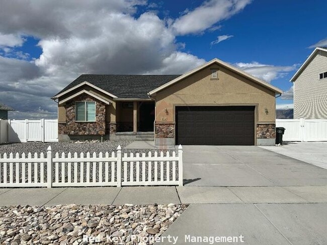 Building Photo - 2300 N Single Family Home