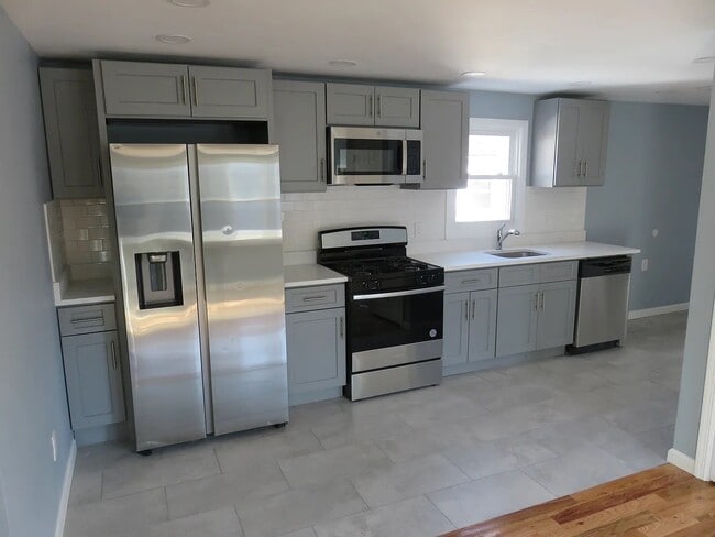 Photo - 166 Catherine St Unit 2