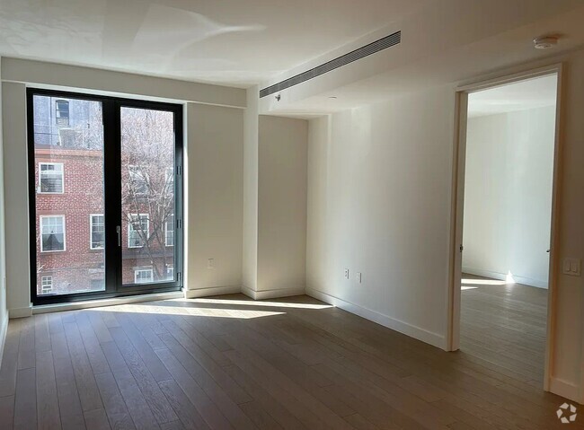 Building Photo - 500 W 45th St Unit APT 323