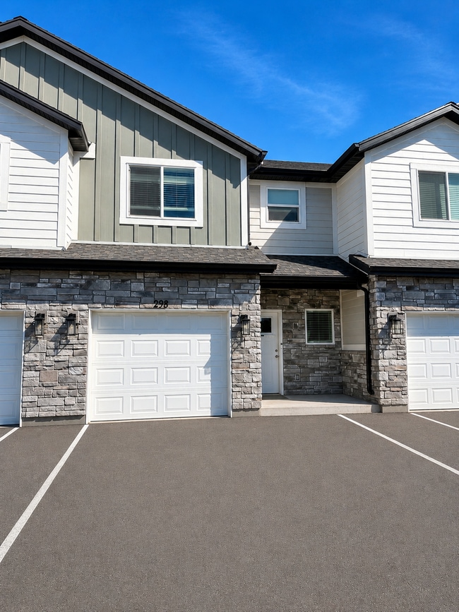Building Photo - Riverstone