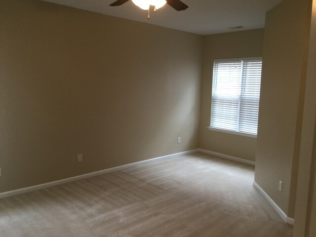 Photo - 1700 Heisser Ln