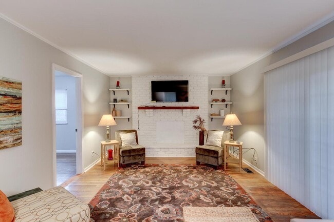Building Photo - 8027 N Richardt Ave Rental