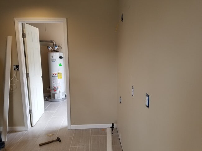 Building Photo - 1584 University Rental