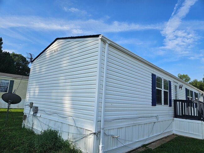 Photo - 71 Lynnwood Cir