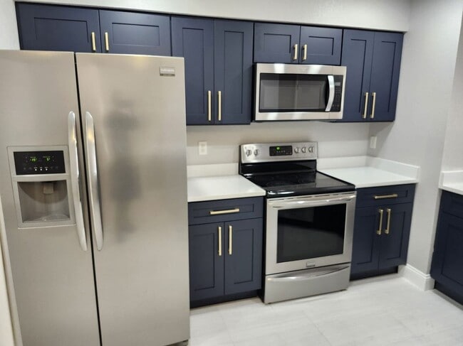 4815 Walden Cir