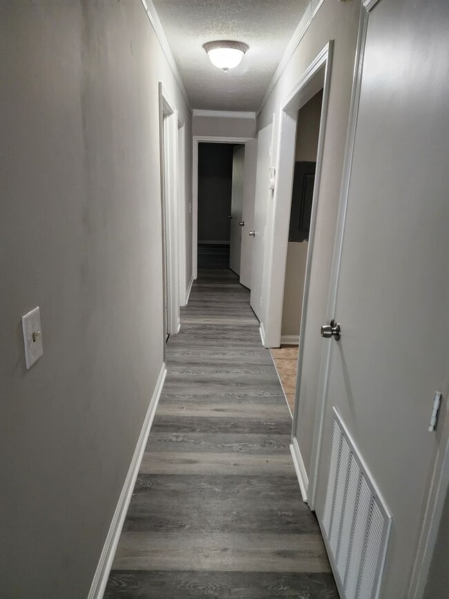 Photo - 347 Wrenfield Rd