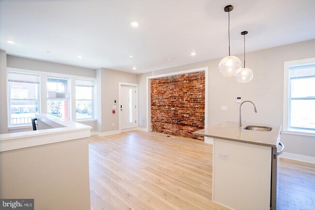 Photo - 129 S 49th St Unit 1F