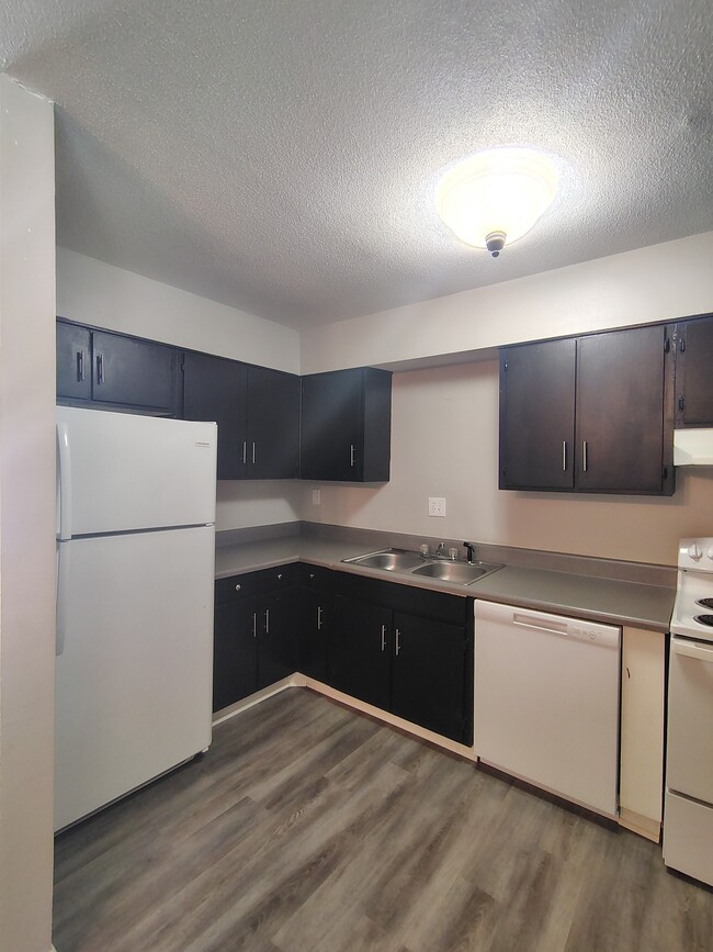 Photo - 1100 Skyland Dr