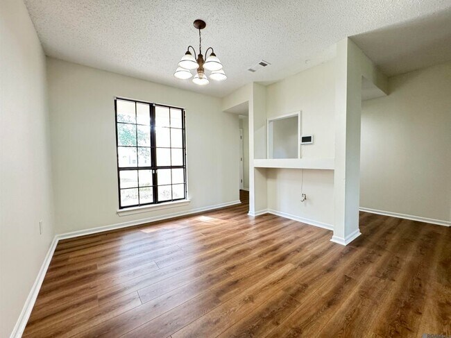 Photo - 1732 Manor Oak Dr