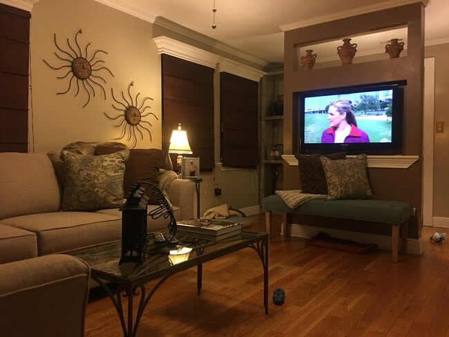 Photo - 525 Maple Ave