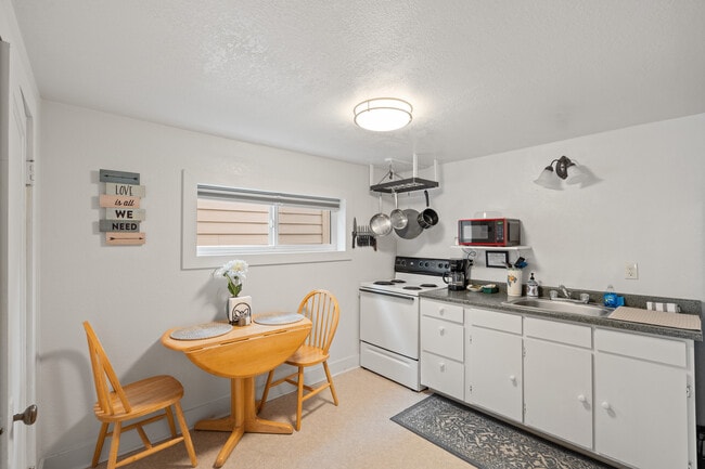 Photo - 451 Broad St Unit Garden View