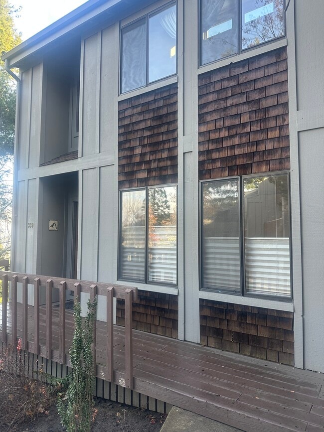 Photo - 339 Ravenwood Pl