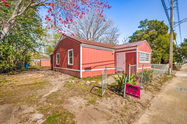 525 New Berlin Rd
