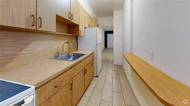 Building Photo - 1451 NE 170th St Unit 105A Rental