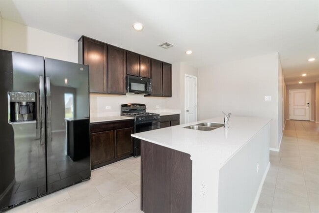 Photo - 2200 Bleecker St