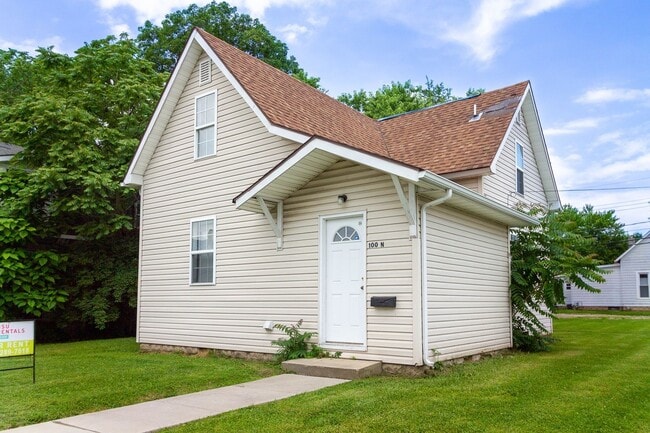 Building Photo - PRELEASING for AUGUST! Close to Campus